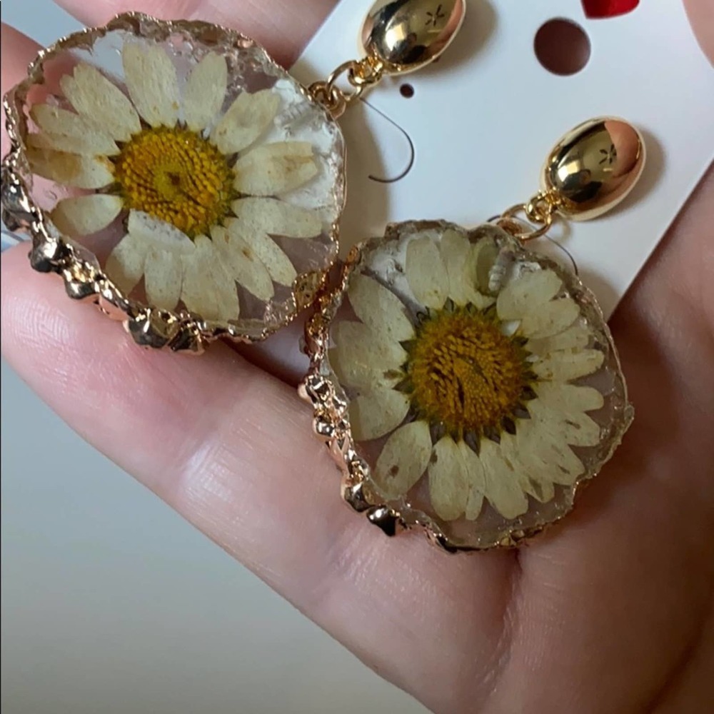 Pressed Flower Pendant Matching & Earring Set - Picture 7 of 8